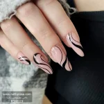 ناخن مصنوعی راسا مدل مشکی طرح خط منحنی