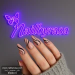 ناخن مصنوعی راسا مدل مشکی طرح خط منحنی