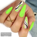 ناخن مصنوعی راسا مدل سبز طرح خطی مینیمال