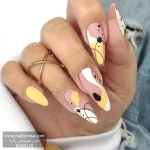 ناخن مصنوعی راسا مدل زرد و سفید طرح مینیمال