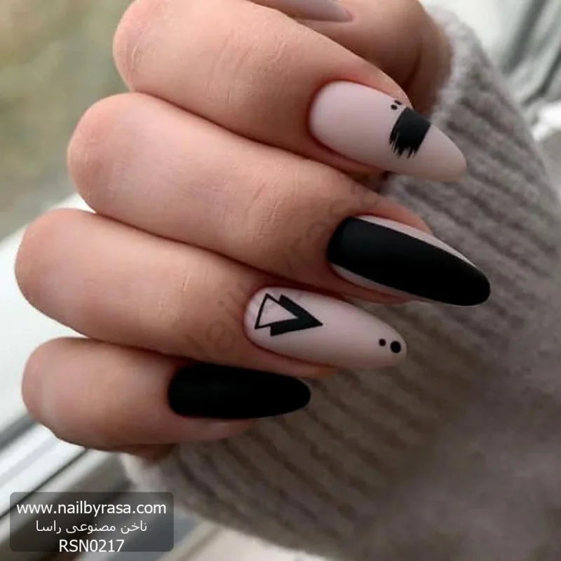 ناخن مصنوعی راسا مدل مشکی مینیمال مثلثی