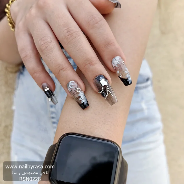 ناخن مصنوعی راسا مشکی طرح گل و ستاره نگین دار