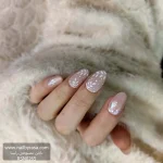 ناخن مصنوعی کوتاه راسا مدل برق و شاین رنگ بیس کرمی