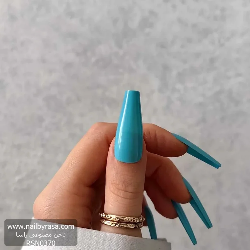 ناخن مصنوعی رنگی ساده راسا رنگ آبی پاستیلی گلدانی بلند براق