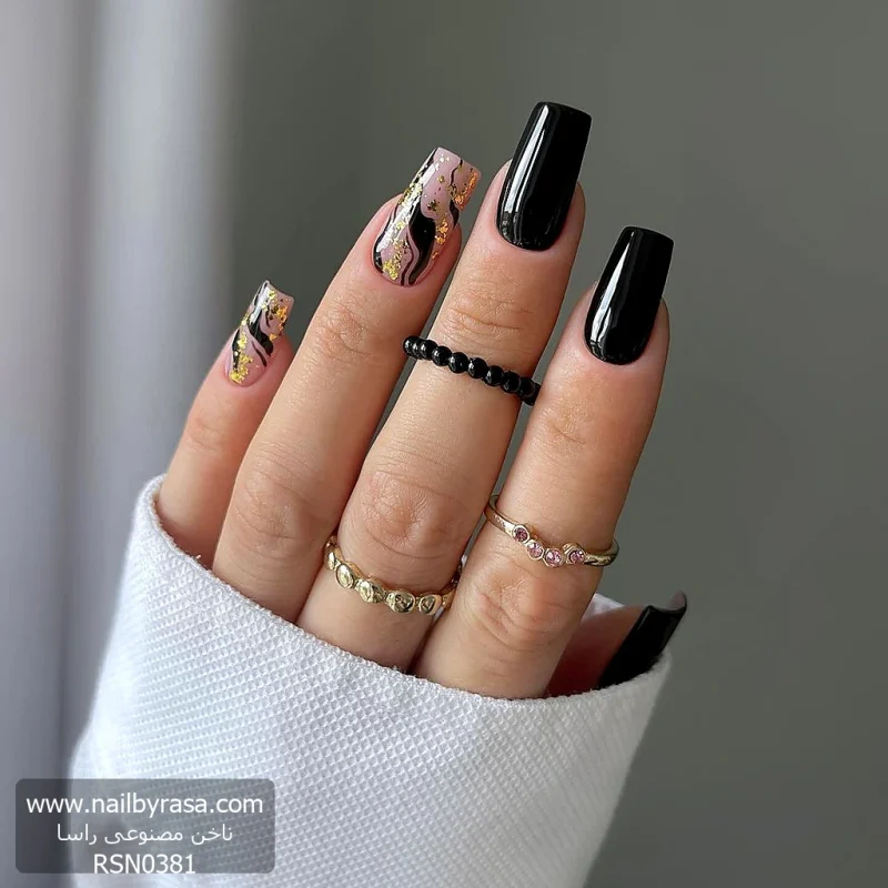 ناخن مصنوعی راسا طرح ماربل خطی و ورق طلا رنگ مشکی فرم مربع