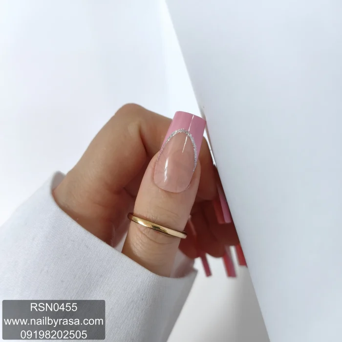 ناخن مصنوعی راسا فرم مربعی رنگ صورتی فرنچ با خط نقره‌ای براق مدل RSN0455
