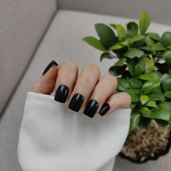 ناخن مصنوعی راسا فرم مربع رنگ مشکی براق