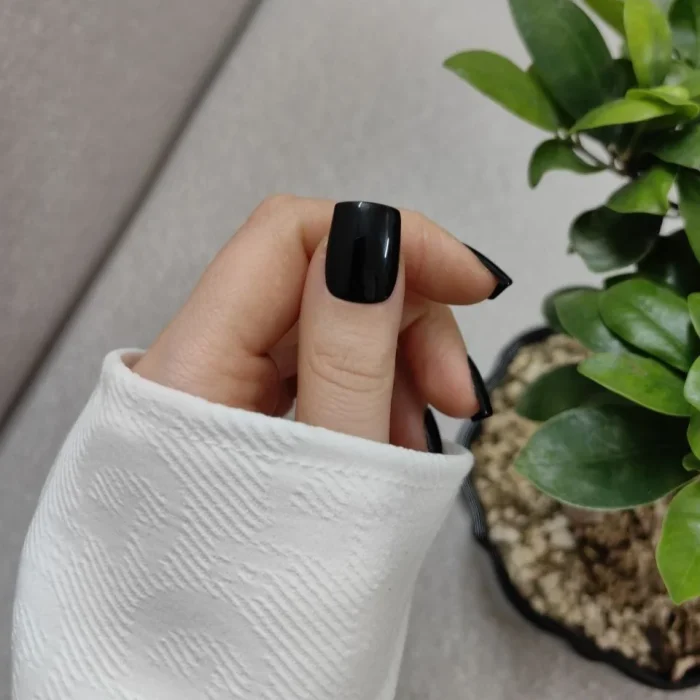 ناخن مصنوعی راسا فرم مربع رنگ مشکی براق