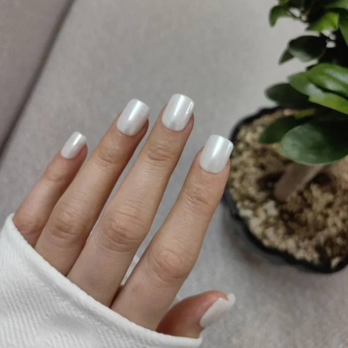 ناخن مصنوعی راسا فرم مربع رنگ شیری کروم