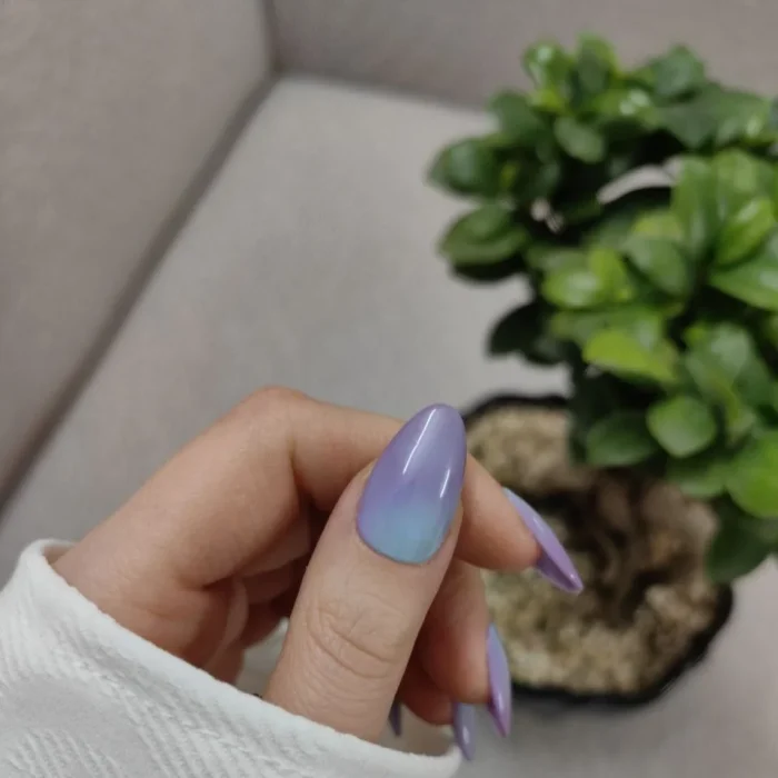 ناخن مصنوعی راسا فرم بادامی رنگ آبی بنفش حرارتی