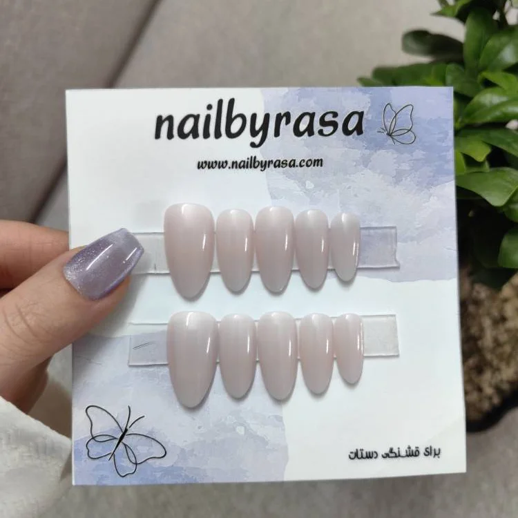 ناخن مصنوعی راسا فرم بادامی رنگ سفید صدفی طرح کروم (گلیزد) براق مدل RSN0494