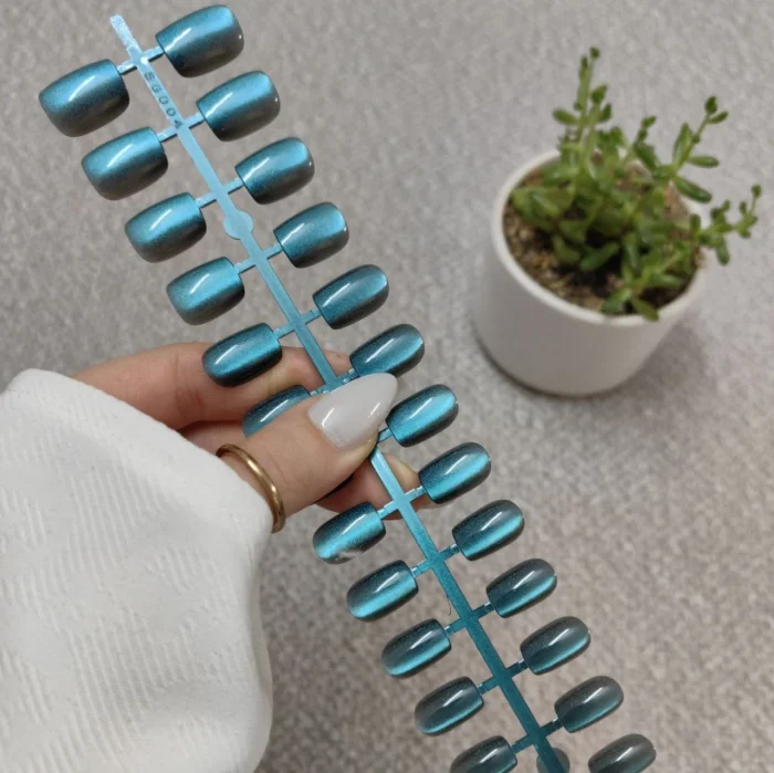 ناخن مصنوعی ۳۰ تایی سبز آبی کله‌غازی (آیس کریستالی) مربعی کوتاه راسا - RSN0522