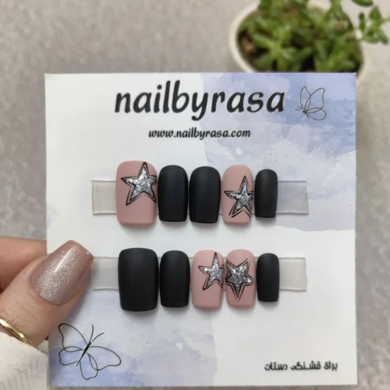 ناخن مصنوعی طرح ستاره اکلیلی نقره ای و مشکی مات مربعی متوسط راسا - RSN0502